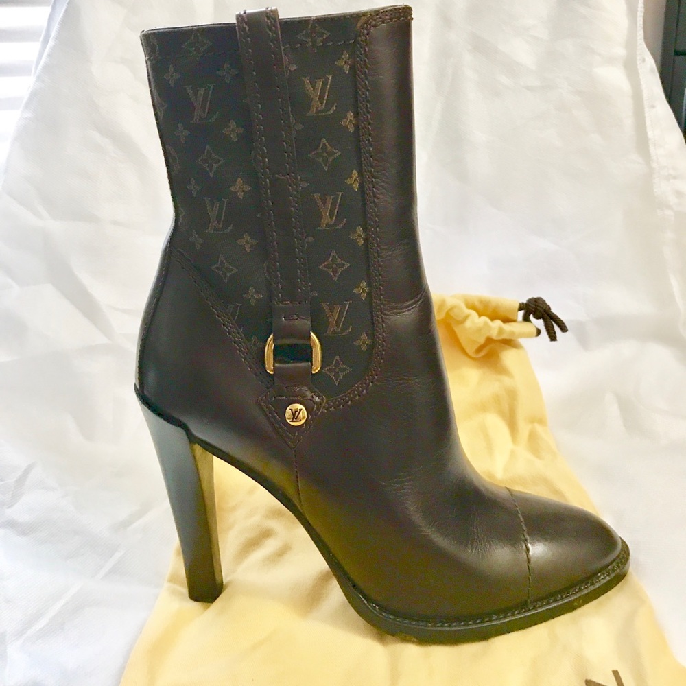 🚫SOLD‼️🚫 Louis Vuitton boots - Picture 1 of 6